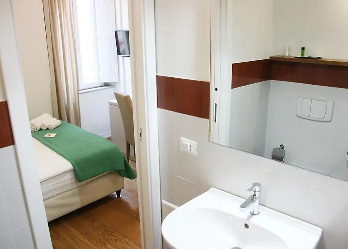 Cerasarella 住宿加早餐酒店 维博瓦伦蒂亚